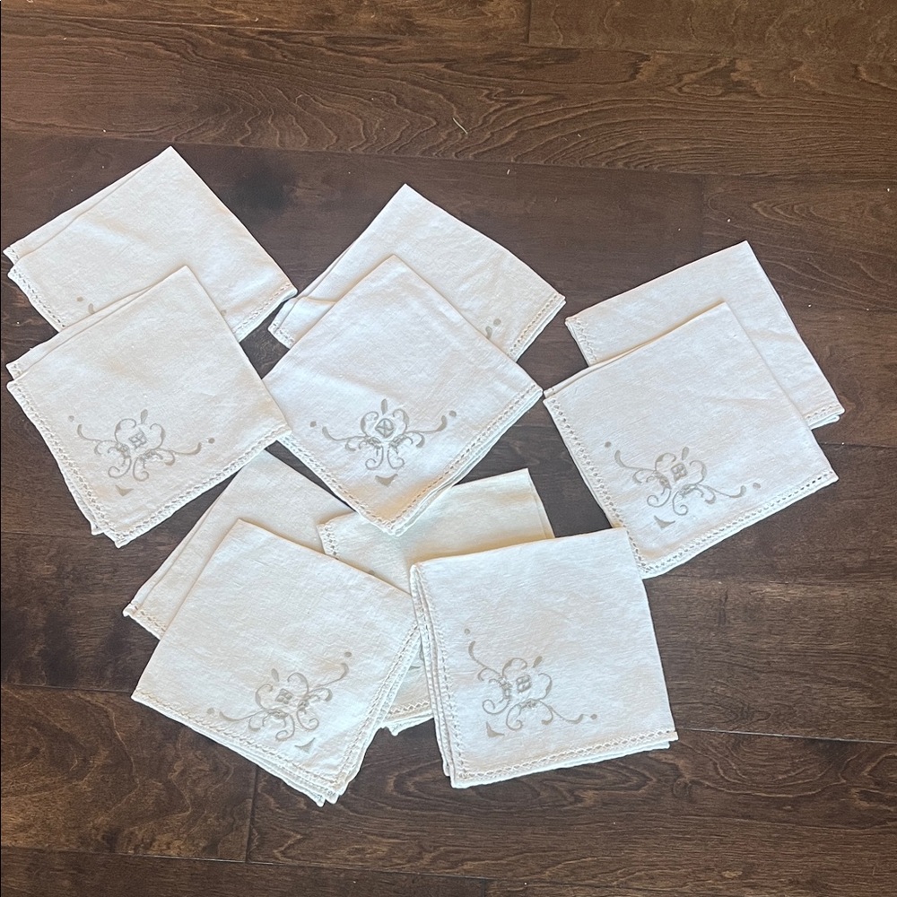 Vintage Elegant Embroidered linen Napkins set of 10 off white
